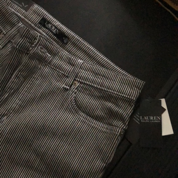 RALPH LAUREN (14) Midrise ankle supper stretch memory denim defining silhouette - Picture 7 of 16